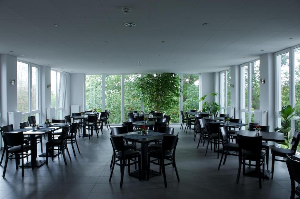 Hotel Zwischen Den Seen Waren  Exterior photo